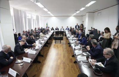 Governo reúne setor produtivo para avaliar impacto e buscar soluções frente a tarifas dos EUA