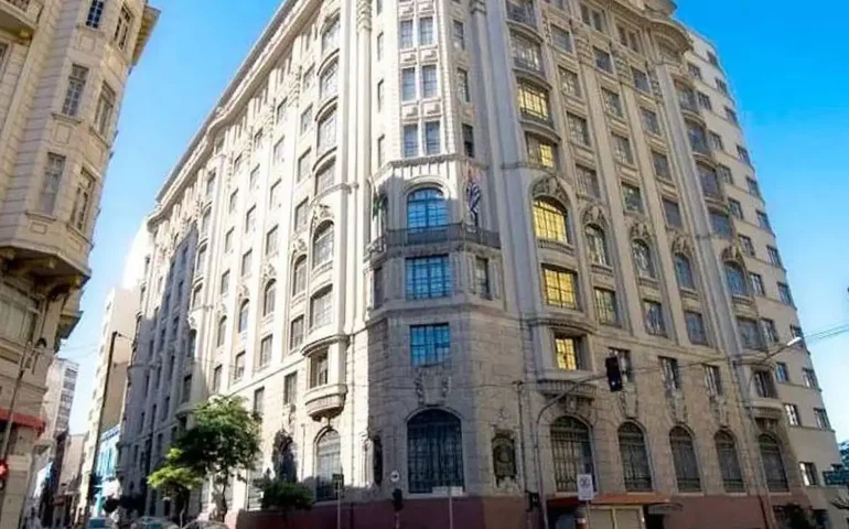 Quantos integrantes do PCC atuam fora do Brasil?