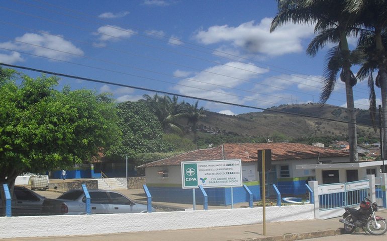 Casal trabalha para restabelecer fornecimento abastecimento de Palmeira dos Índios