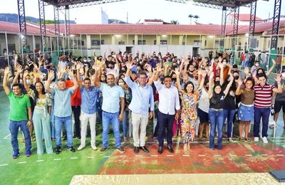 Palmeira dos Índios disponibiliza transporte gratuito para universitários 