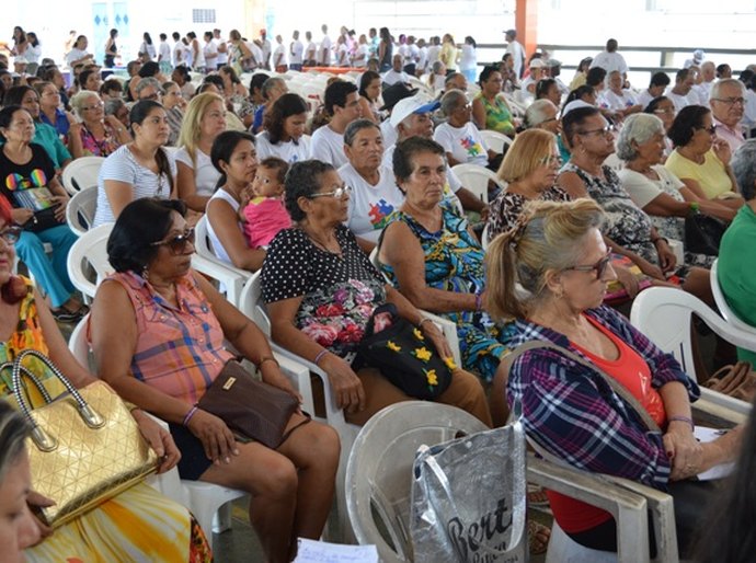 Idosos recebem orientação sobre combate à violência