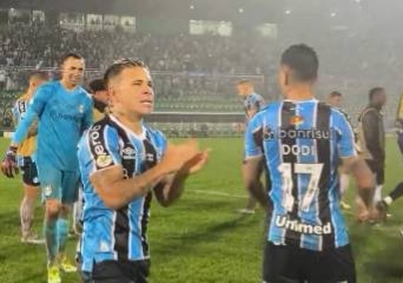 Grêmio derruba série invicta do Fortaleza e se afasta do Z-4 do Brasileirão