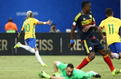 CBF é multada pela Fifa por causa de gritos homofóbicos em jogo do Brasil