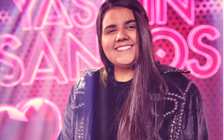 Yasmin Santos sobe EP e divulga novo single
