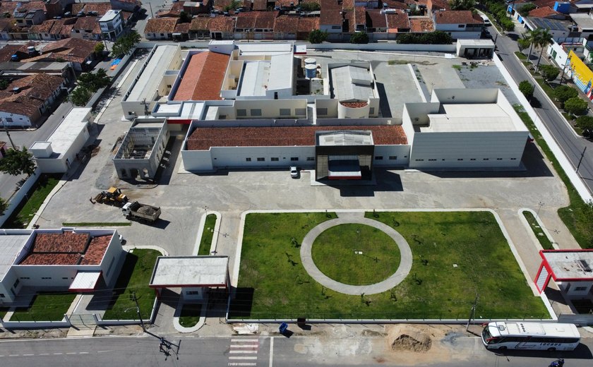 Equipe da Sesau realiza visita técnica ao Hospital Municipal de Murici