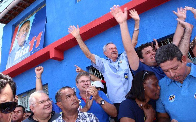 Biu vai construir escola técnica no Benedito Bentes