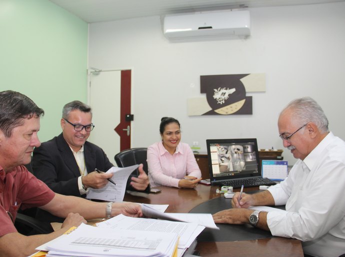 Prefeitura de Arapiraca e BB firmam convênio para retomar AABB Comunidade