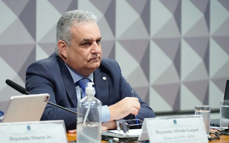 Alfredo Gaspar denuncia blindagem a bancos e outros nomes ligados a esquema de consignados na CPMI do INSS