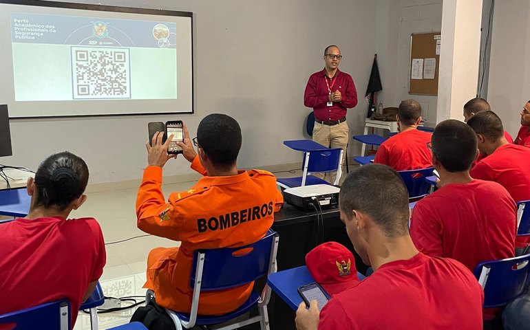 Chefia de Ensino divulga capacitações e tira dúvidas sobre o projeto Bolsa-Formação