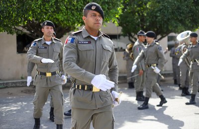 Polícia Militar promove Entrega do Espadim Tiradentes a cadetes do Curso de Formação de Oficiais