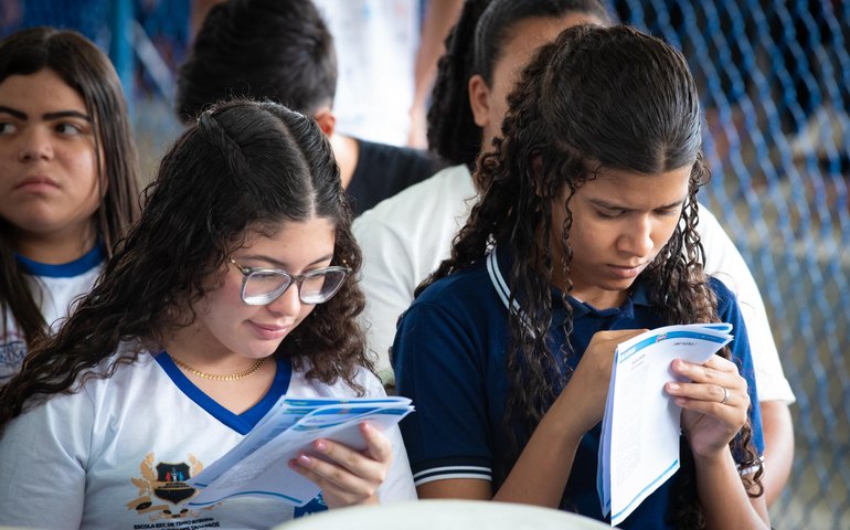 Seduc comemora bom desempenho de estudantes da rede estadual no Enem