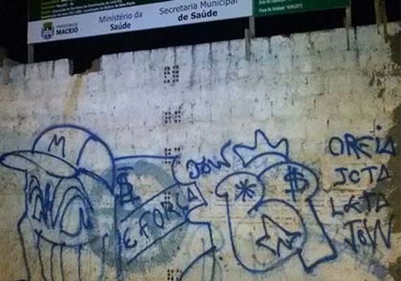 Maceió: Jovem é detido por pichar prédio público