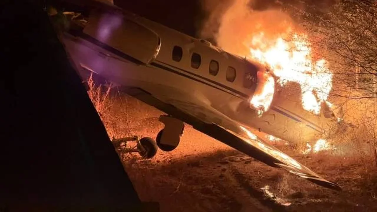 Mulher de Rey Vaqueiro relata 'pior dia da vida' após avião do cantor sair de pista e pegar fogo no RN