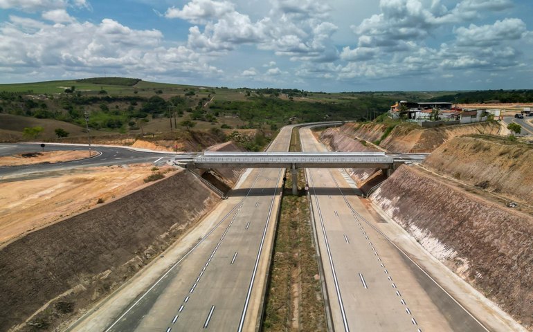 Alagoas ganha novo trecho duplicado da BR-101 em Junqueiro