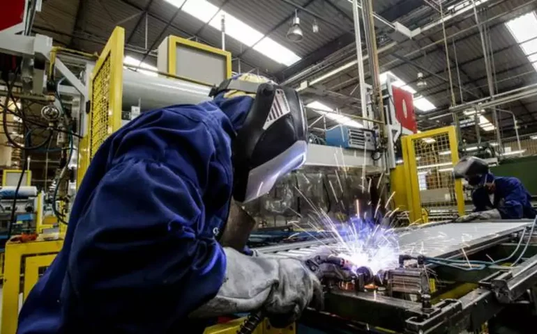 Governo vai lançar sistema de controle de cargas aéreas para baratear importações da indústria