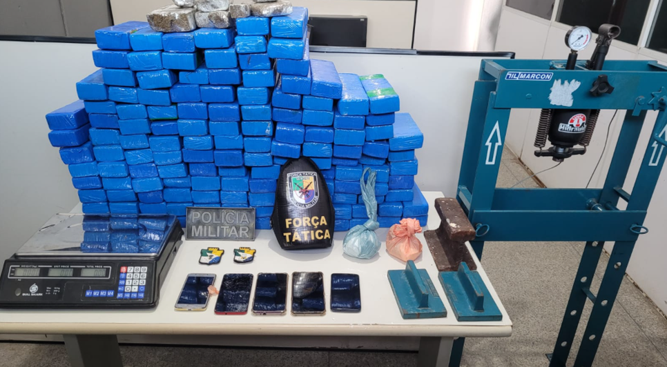 Mais de 92kg de drogas são encontradas dentro de galinheiro em Nossa Senhora do Socorro