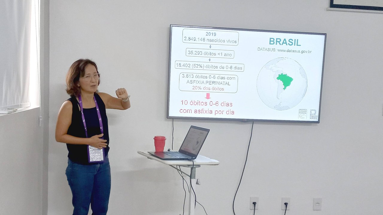 Profissionais da saúde da Santa Mônica participam de treinamento de reanimação neonatal