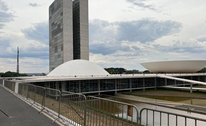 Motta e Alcolumbre lideram corrida pelas presidências da Câmara e do Senado