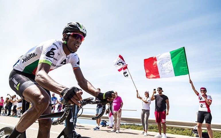 Ciclista da Eritreia é 1º negro africano a vencer uma etapa da Volta da França