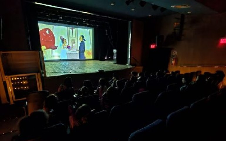 Programação de férias: Viver Melhor inicia dias de atividades lúdicas para crianças das comunidades