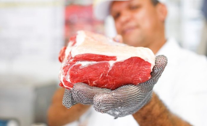 Não inclusão das carnes na cesta básica é vista com preocupação