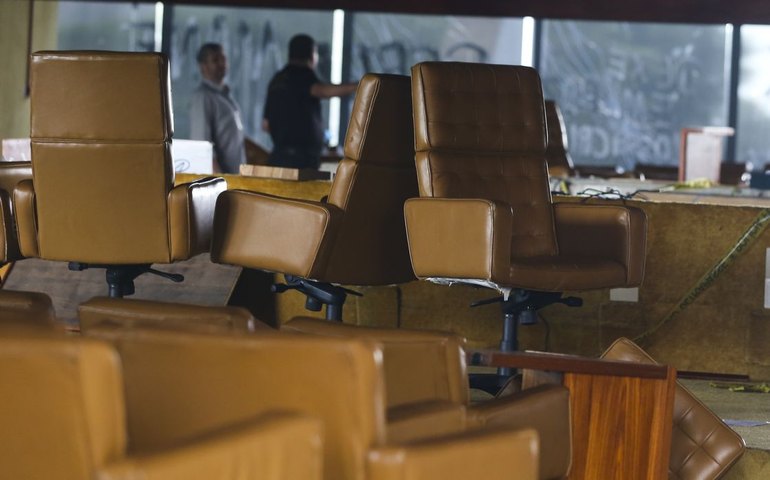 8/1: STF vota para condenar homem que sentou na cadeira de Moraes