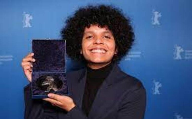 Com vaquinha virtual, Bruno Ribeiro foi a Berlim e ganhou o Urso de Prata