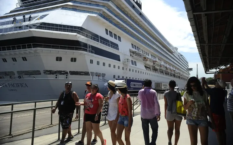 Vídeo mostra o que tem em um quarto do navio MSC Grandiosa, o maior da temporada de cruzeiros