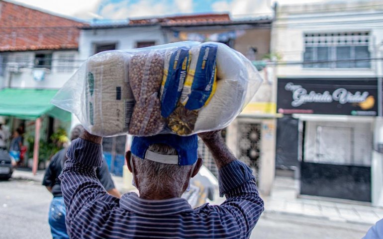 Preço da cesta básica sobe em todas as capitais em março, mostra Dieese