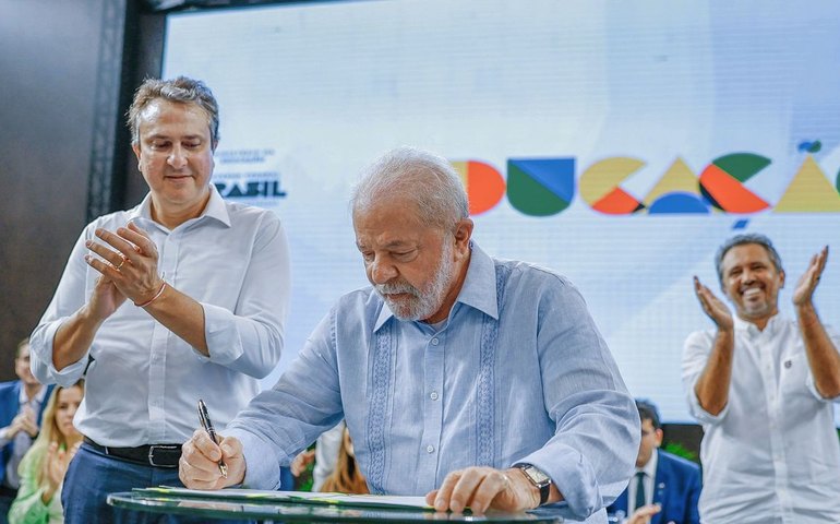 Com base frágil, Lula diz que negociação com parlamentares será a cada votação
