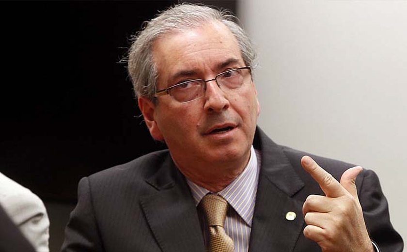 Após denúncia, Eduardo Cunha descarta renúncia