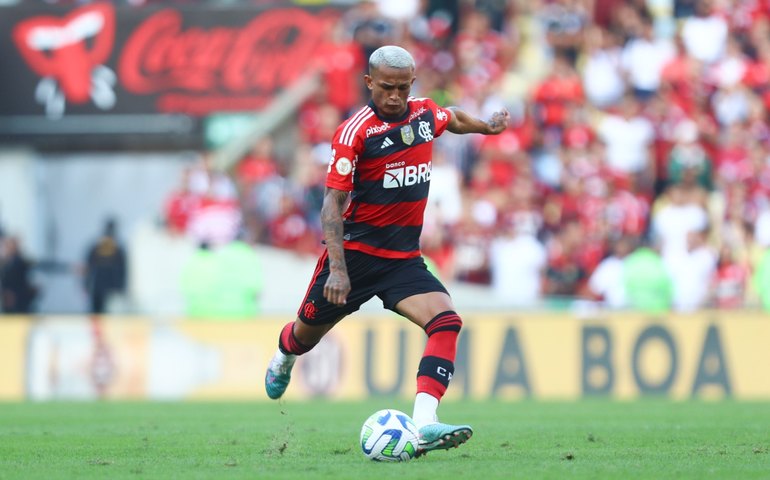 Fluminense e Flamengo empatam em clássico tenso com dois gols anulados