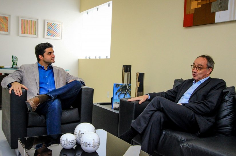 Rui Palmeira recebe visita de cônsul-geral da França