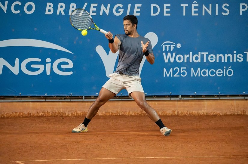 Seis brasileiros se garantem nas quartas no torneio internacional em Maceió