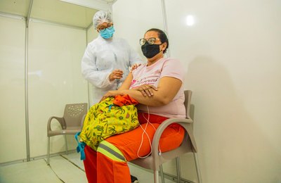 População com 45 anos ou mais já pode se vacinar contra a Covid-19 em Arapiraca