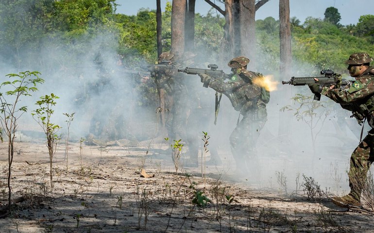 Brasil 'sem fôlego' para investir em Defesa enquanto mundo se arma: dilema deixa país em risco?