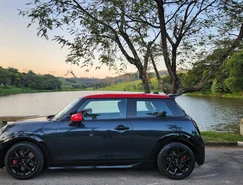 MINI John Cooper Works reforça posicionamento esportivo no Brasil - Sérgio Dias (7).jpeg 