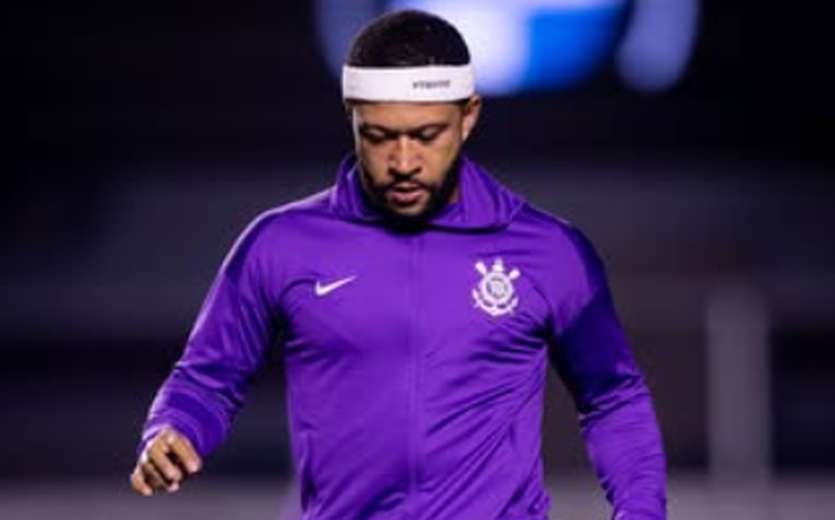 Com Memphis, Corinthians volta aos treinos horas depois de derrota 'inaceitável' no Majestoso