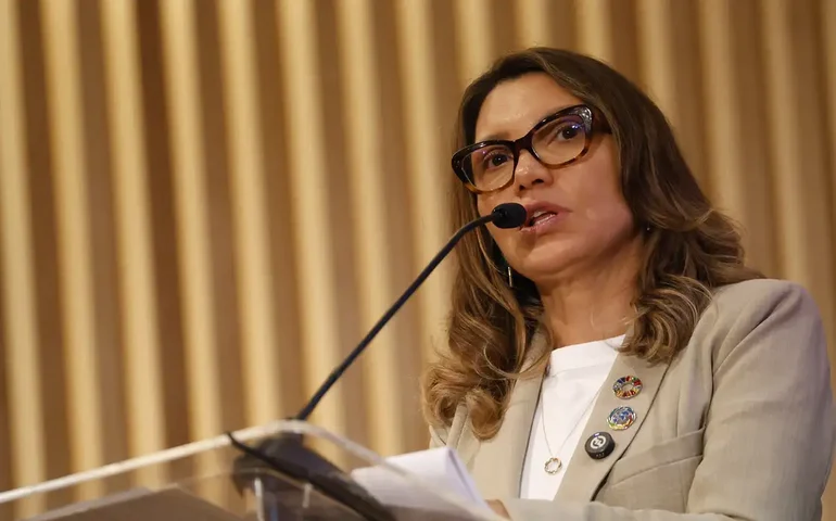 Janja viaja para Moscou 6 dias antes de comitiva oficial de Lula