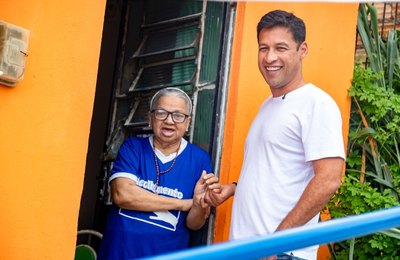 Vice-prefeito Rodrigo Cunha acompanha obras do Brota na Grota no Jacintinho