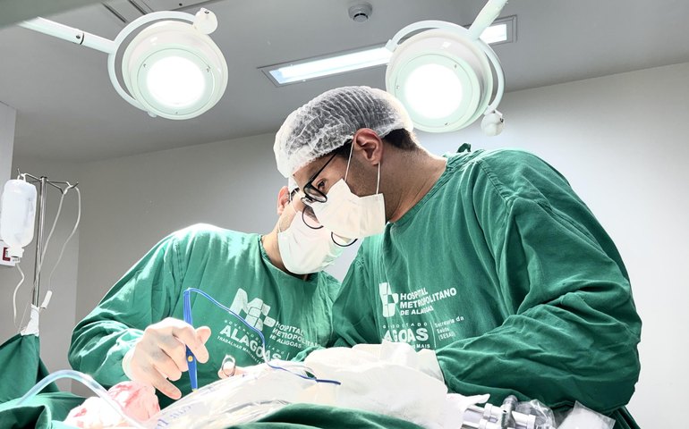 Hospital Metropolitano de Alagoas realiza cirurgia urológica de alta complexidade por videolaparoscopia