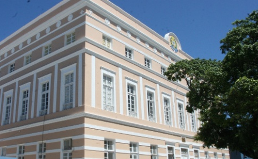 Parlamento retoma os trabalhos nesta terça-feira