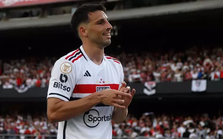 Calleri corre sem dores e aprimora físico para estreia do São Paulo na Libertadores