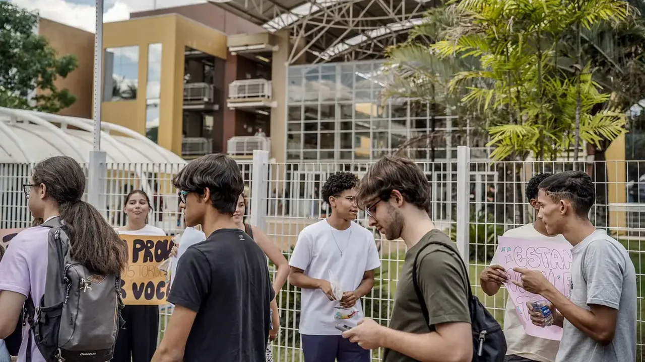 Governo usa PL do metanol como atalho para derrubar teto de R$ 20 bi do Pé-de-Meia