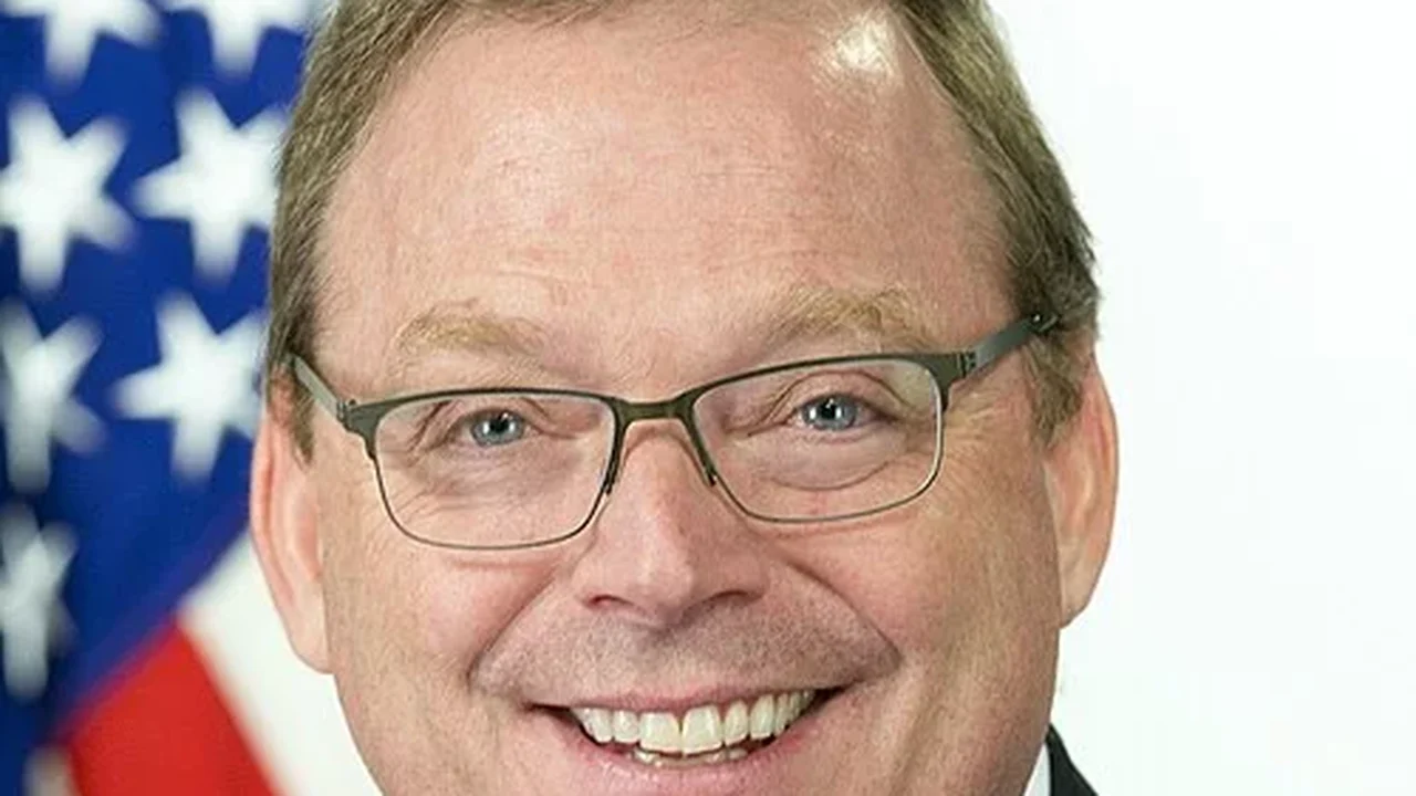 Hassett diz, após payroll, que mercado de trabalho dos EUA segue em trajetória ascendente