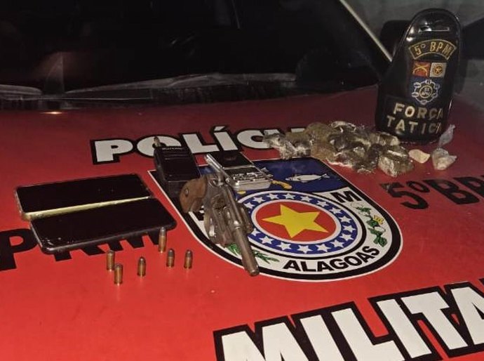 PM-AL combate o tráfico e apreende entorpecentes em Maceió, Feira Grande e Arapiraca