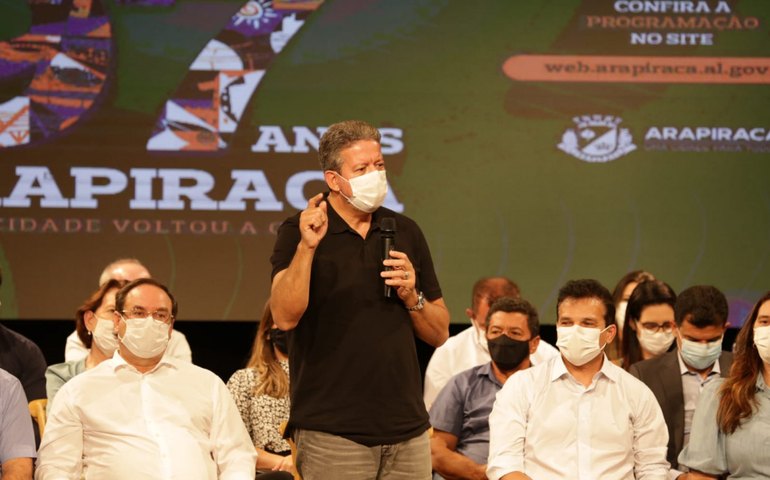 Em Alagoas, Arthur Lira defende urgência na aprovação do Auxílio Brasil