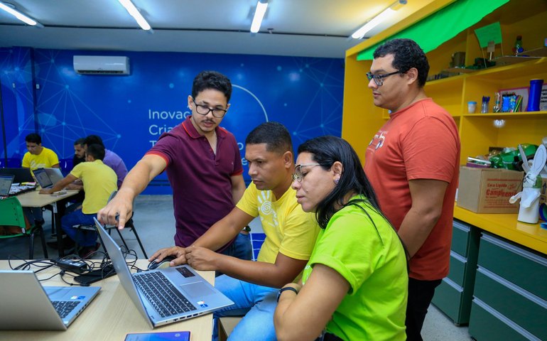 Professores participam de evento de aprendizagem criativa