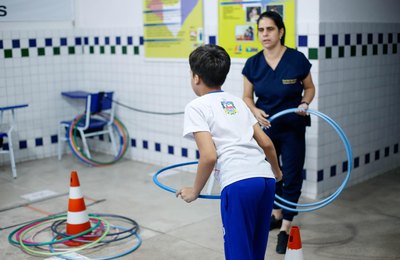 Centro de Educação Especial realiza ação de conscientização sobre o autismo
