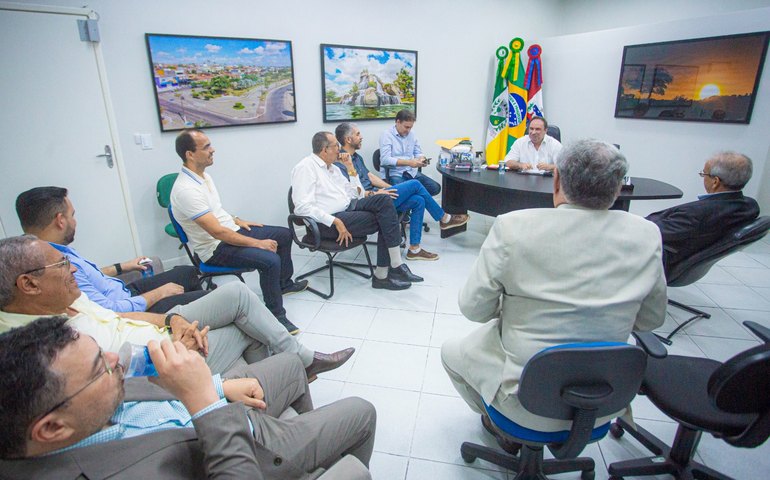 Prefeito Luciano recebe a visita do vice-presidente do TCE/AL e representantes da Loja Macônica